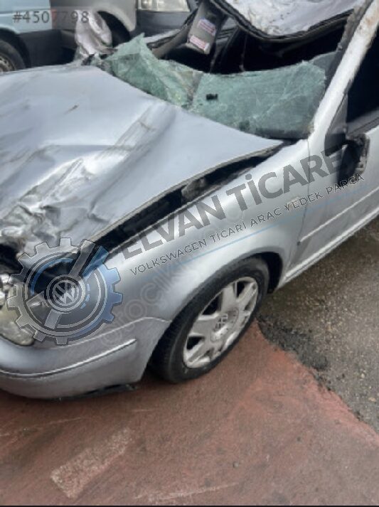 VOLKSWAGEN BORA ÇIKMA ÇAMURLUK